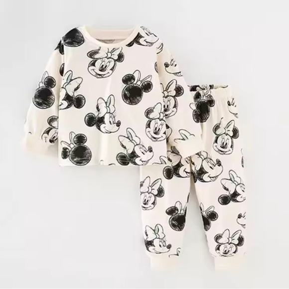 Other - Boutique Mickey/Minnie Two Piece NWOT Size 6 Month